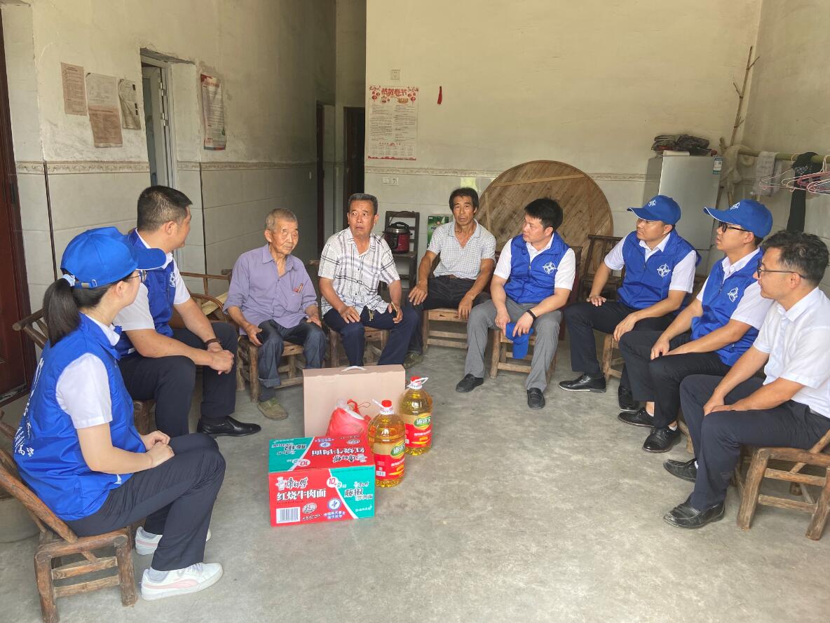 武寧電視臺：一公局集團(tuán)公司九江通武高速項目部愛心捐贈助力災(zāi)后重建                                                                                                                                                               