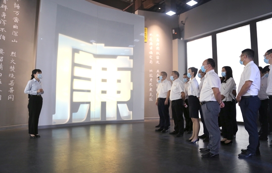 1605228076673153.jpg 華南公司紀(jì)委組織參觀廣州越秀區(qū)廉潔文化教育館-2_副本.jpg